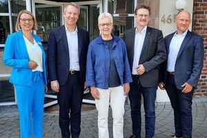 Von links: Annika Wolter, Regionalgeschäftsführerin Franziskus Stiftung, Dr. Nils Brüggemann, Vorstandsvorsitzender Franziskus Stiftung, Maria Klein-Schmeink (MdB), Andreas Barthold, Sprecher der Hauptgeschäftsführung Alexianer Gruppe, Maik Büscher, Regionalgeschäftsführer Alexianer Gruppe.